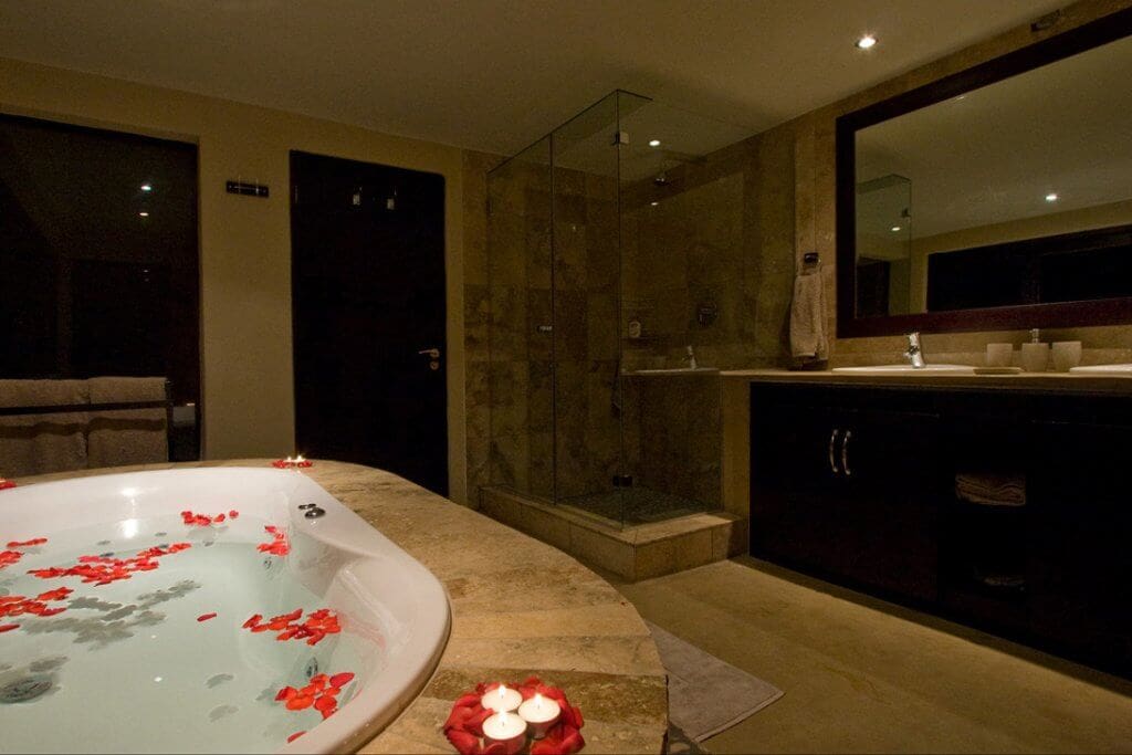 Buffalo Thorn Lodge