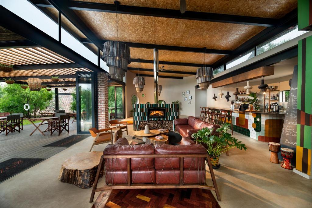 Mbazo Safari Lodge